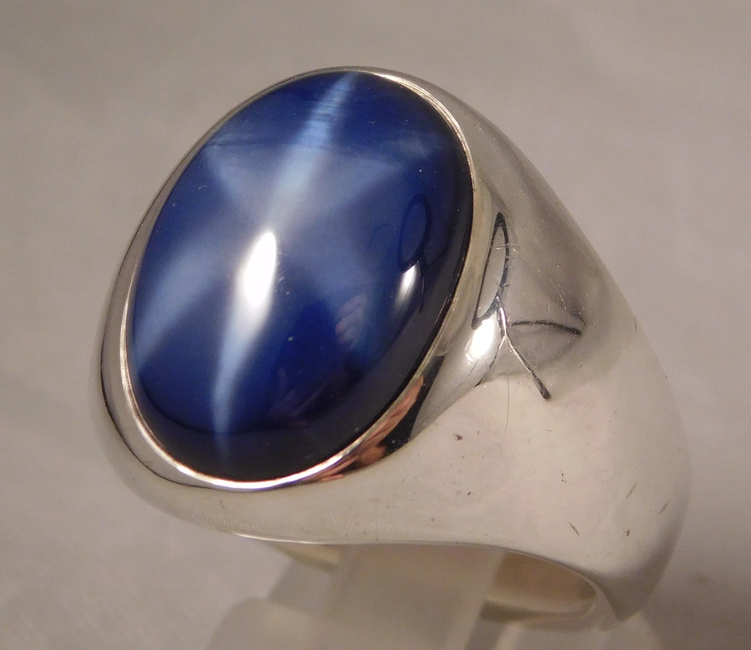 Linde Blue Star Sapphire 16 Carat .925 Sterling Silver Oval Mens Ring....Size 10