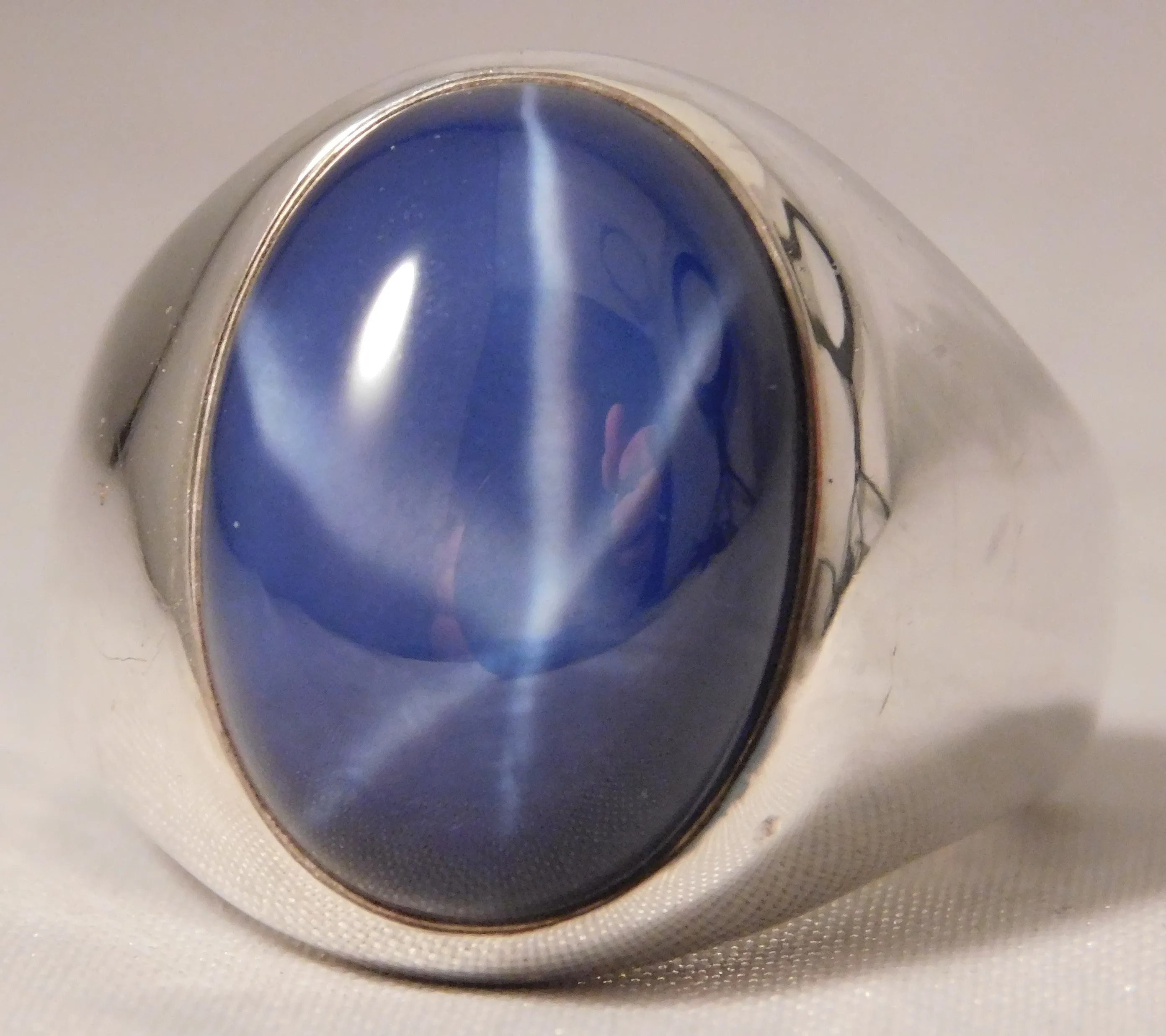 Linde Blue Star Sapphire 16 Carat .925 Sterling Silver Oval Mens Ring....Size 10