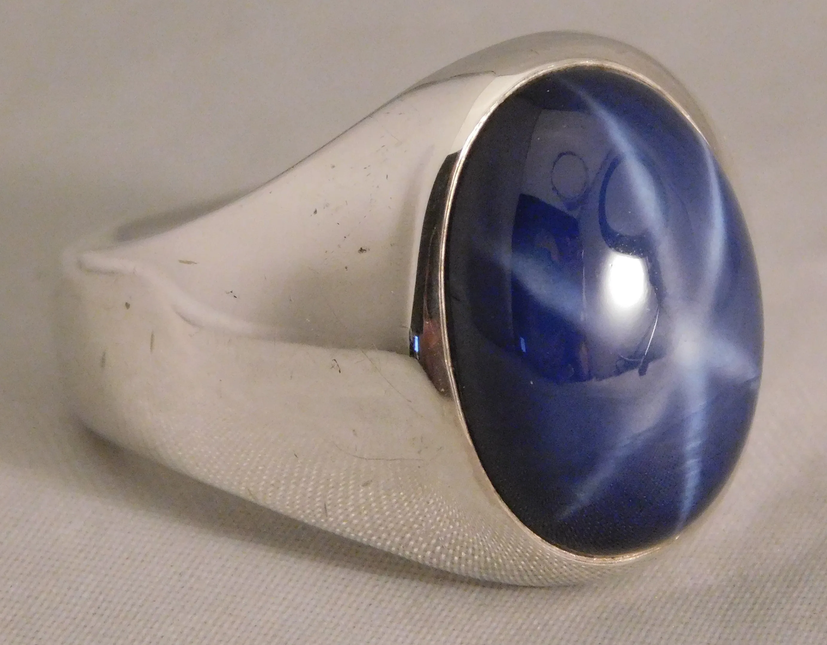 Linde Blue Star Sapphire 16 Carat .925 Sterling Silver Oval Mens Ring....Size 10