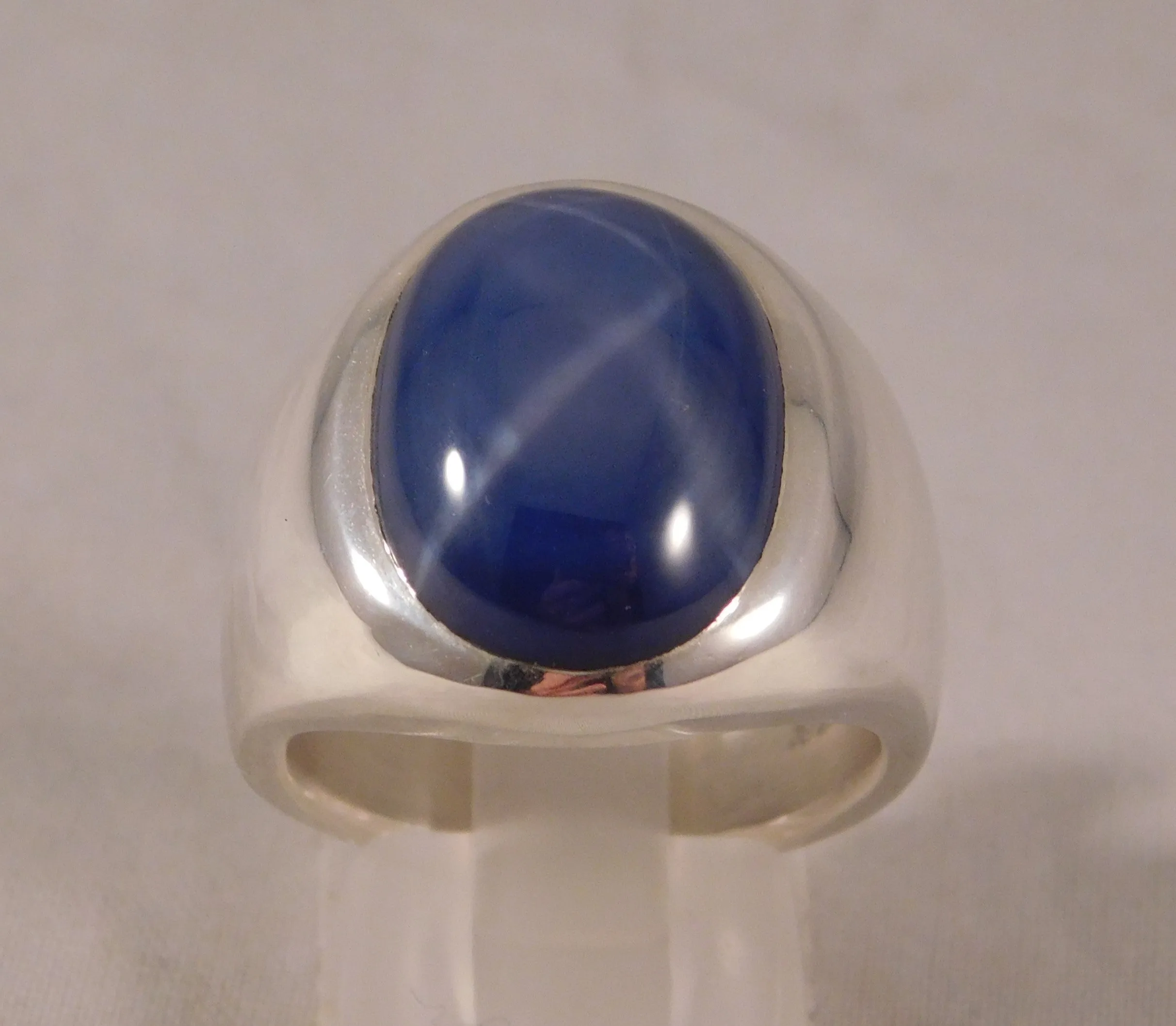 Linde Blue Star Sapphire 16 Carat .925 Sterling Silver Oval Mens Ring....Size 8